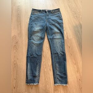 NWOT Women’s Judy Blue 13/31 Jeans